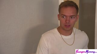 Kenzie Love figyeli, hogy a nevelő fia megkeféli a szűz lyukát – szigorú anyai tanács