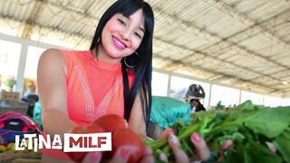 Sofia Galindo forró latina fenekét keményen megdugják lucskos pinusban