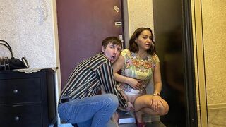 Izgató milf ledidázta a kiszállító pali farkát