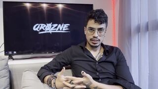 Keményen dugnak az amatőr ribancok a gyűlölködők ellen