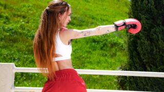 Hatalmas valagú Boxing Bajnok kap különleges jutalmat a Mylf edzőjétől